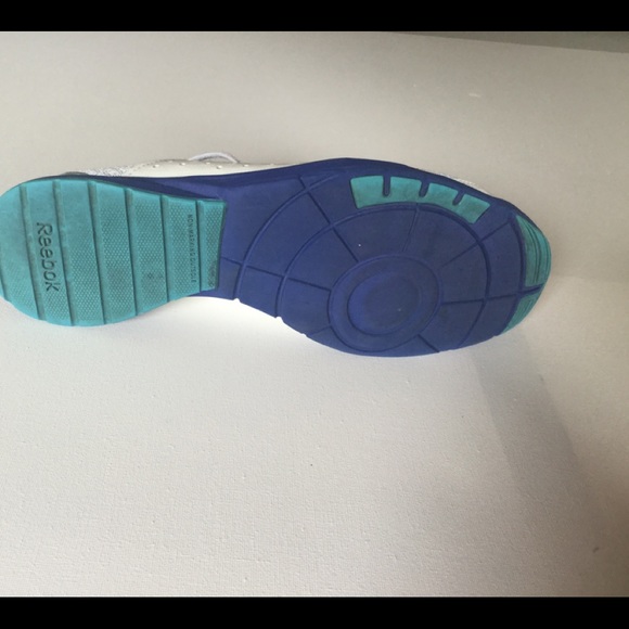 Reebok  White and Blue Lace Up Sneakers,Size 10. - Picture 8 of 10